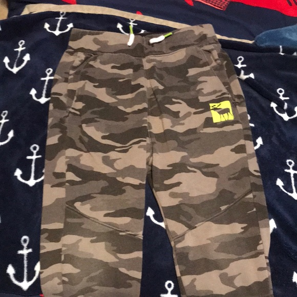 Boys joggers and zip up sweatshirt - Picture 3 of 3